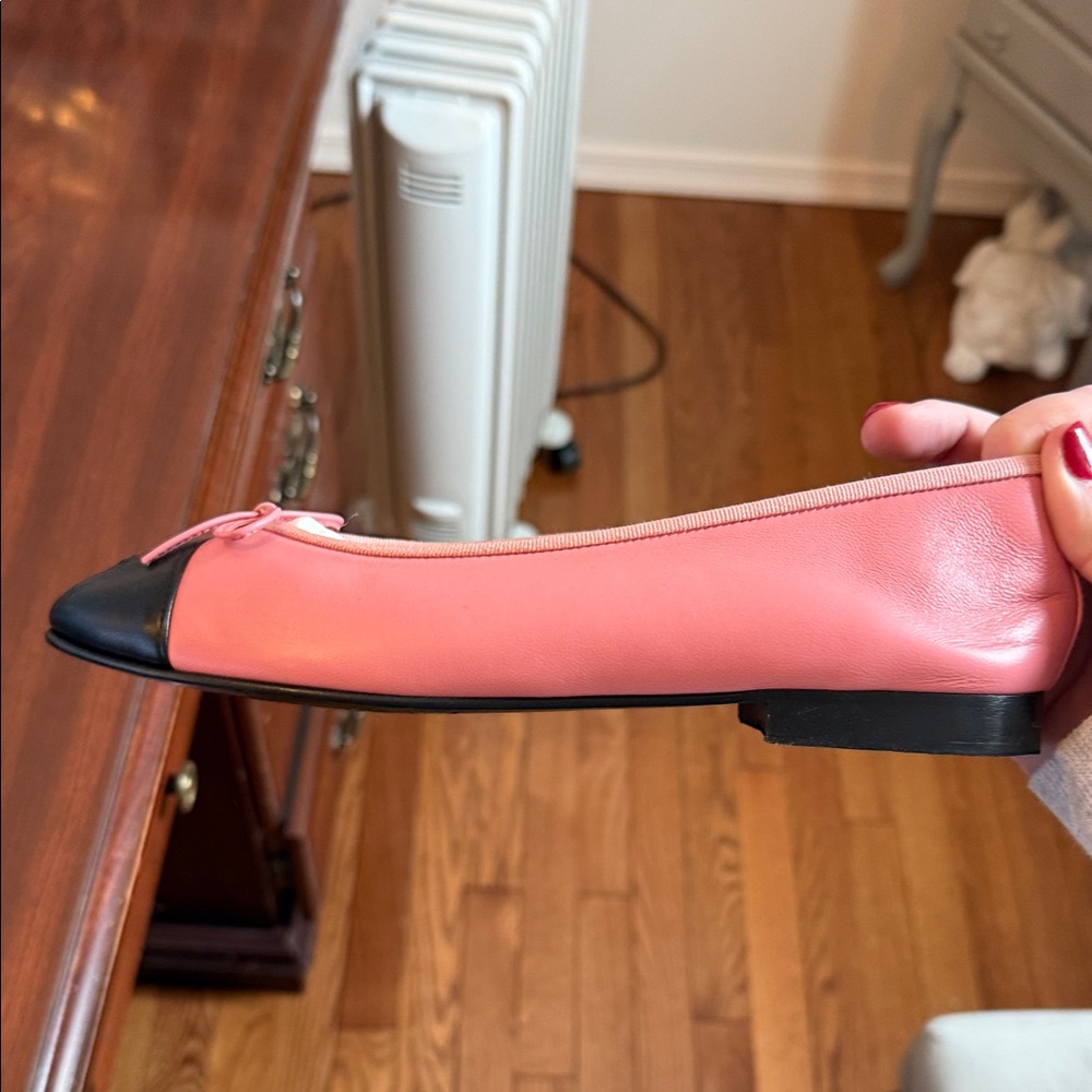 CHANEL pink and Black Women's Flats. Size 39.5 - Picture 3 of 15